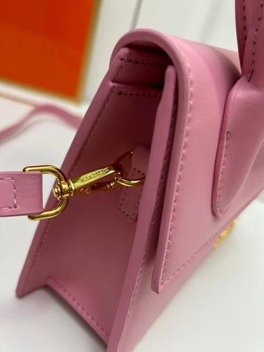 شنطة نسائية ماركة JACQUEMUS