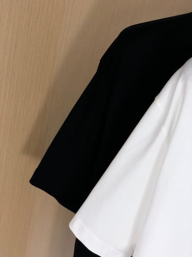 تي شيرت ماركات متنوعة