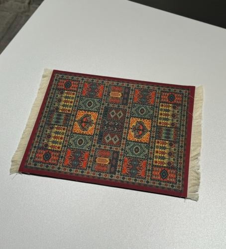 قطعة سجاد قهوة .