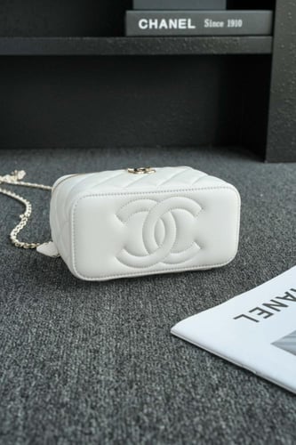Chanel 24s 16x8x10cm