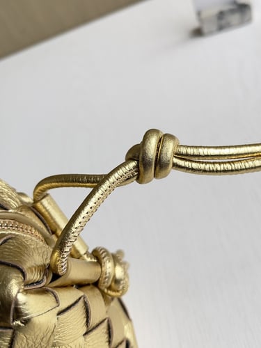 BV Woven crossbody bag 17*10*6cm