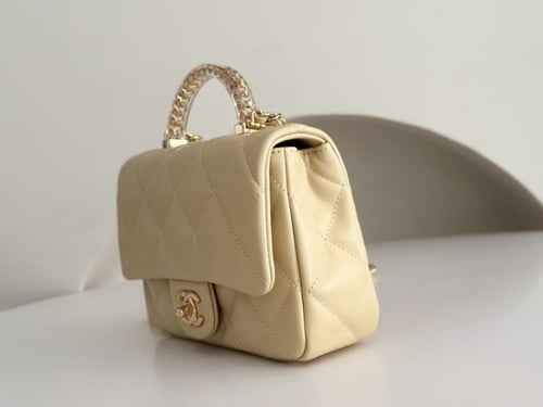 Chanel 24s CF 13X20X7cm