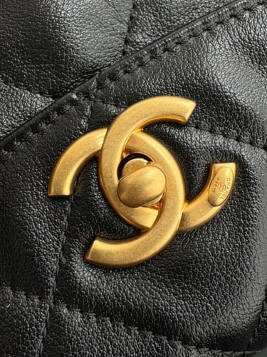 Chanel 24p 22x30x5cm