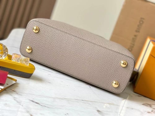 شنطة لويس فيتون Capucines مقاس 27 سم