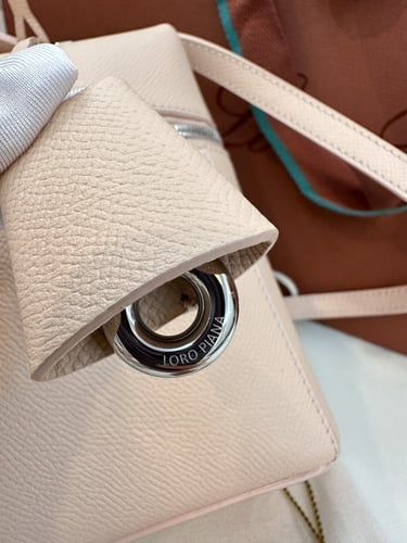 Loro Piana 27*10*16cm