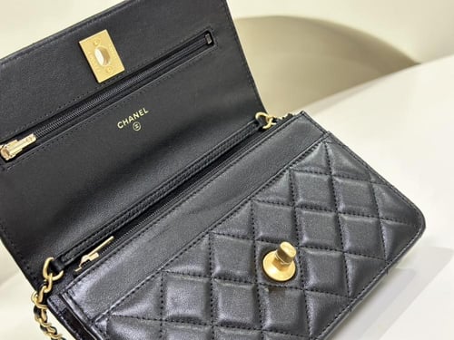 Chanel woc 19cm