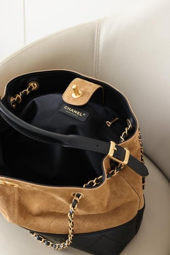 شنطة شانيل 25A مقاس 36 سم