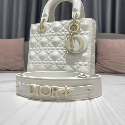 Dior 17 x 15 x 7cm