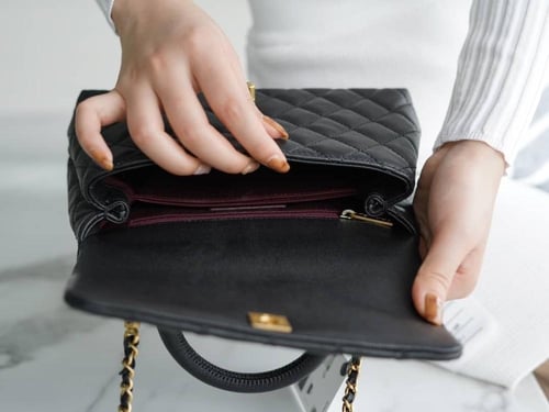 شنطة شانيل COCO handle 23P مقاس 24 سم