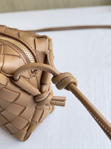 BV Woven crossbody bag 17*10*6cm