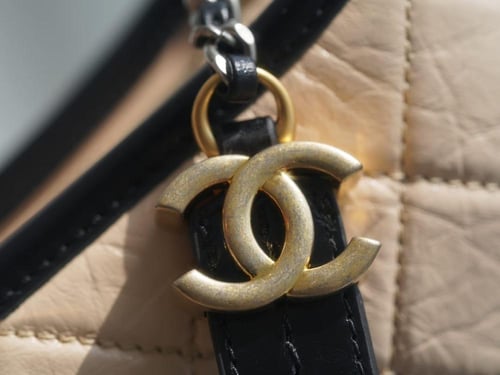 شنطة شانيل Gabrielle مقاس 20 سم