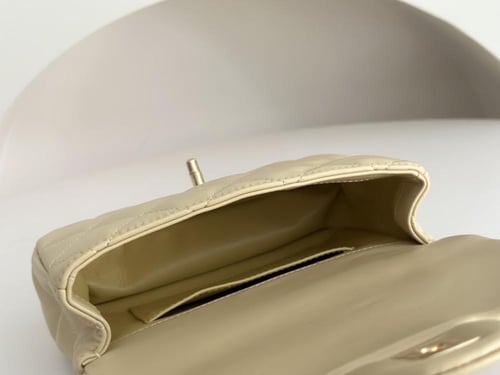 Chanel 24s CF 13X20X7cm