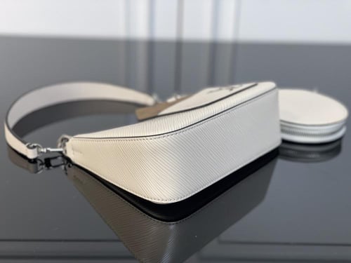 شنطة لويس فيتون مقاس 19 سم