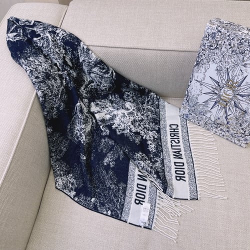 Di0r Jungle shawl 140*140cm 57% cashmere 43% wool