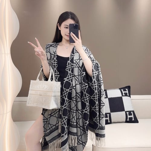 Di0r rattan cape 140*180cm 100% cashmere