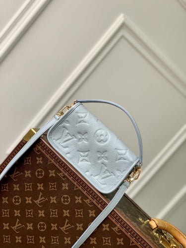 LV Nano Diane 19 x 10.5 x 6