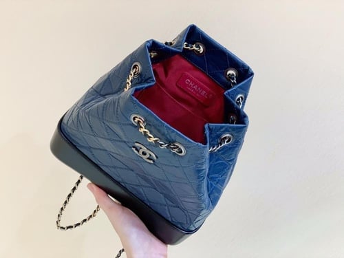 شنطة شانيل Gabrielle مقاس 22.5 سم