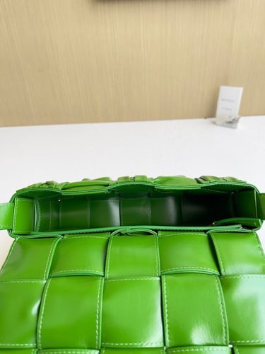 BV pleated cowhide braid 25*8*16.5cm