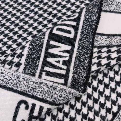 Di0r Plaid cape 140*140cm 57% cashmere 43% wool