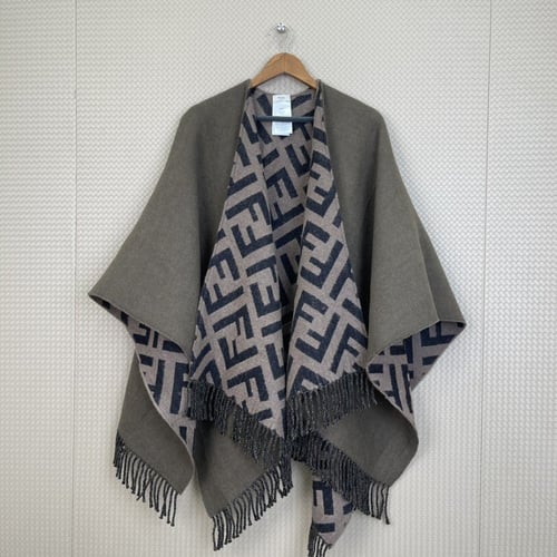 Fendi Two-sided cloak with fringe 140*150CM 51% wo...