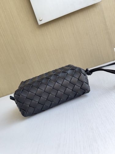 BV Woven crossbody bag 17*10*6cm