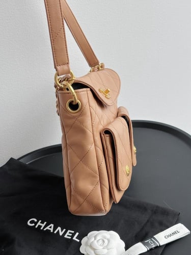 Chanel 24p 19x24x5cm