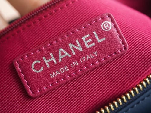 شنطة شانيل Gabrielle مقاس 20 سم