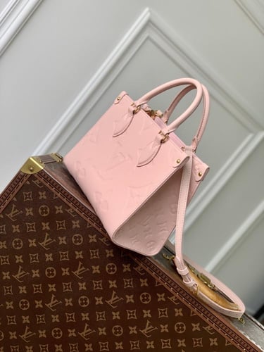 LV OnTheGo 25 x 19 x 11.5