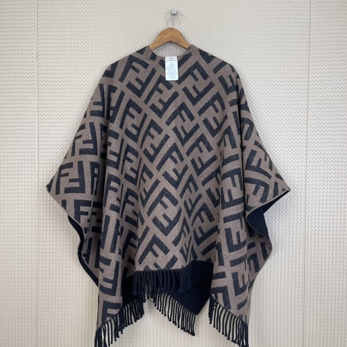 Fendi Two-sided cloak with fringe 140*150CM 51% wo...