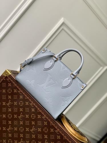 LV OnTheGo 25 x 19 x 11.5