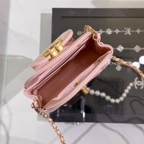 Chanel 23k Kelly 8.3x12.5x4cm