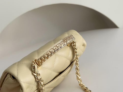 Chanel 24s CF 13X20X7cm