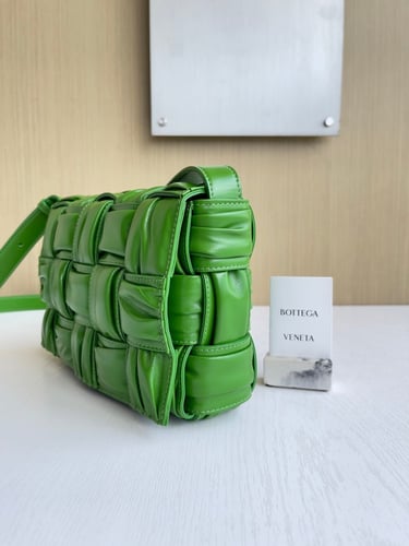 BV pleated cowhide braid 25*8*16.5cm