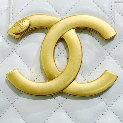 Chanel 17.5x20x5cm