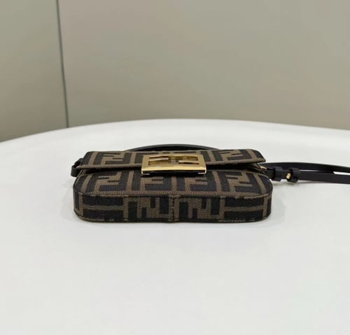 Fendi baguette
