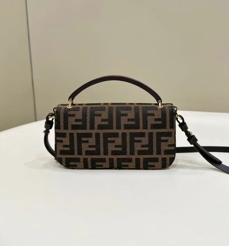 Fendi baguette