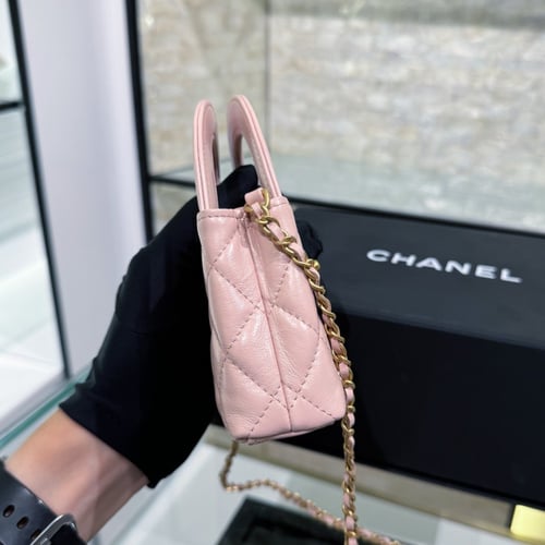 Chanel 23k Kelly 8.3x12.5x4cm