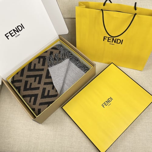 Fendi Two-sided cloak with fringe 140*150CM 51% wo...