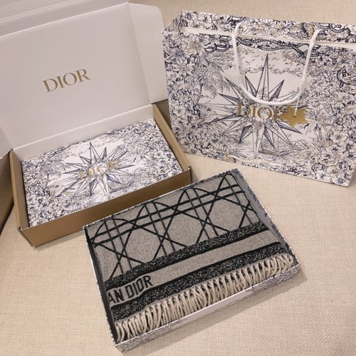 Di0r rattan cape 140*180cm 100% cashmere