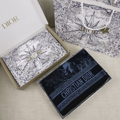 Di0r Jungle shawl 140*140cm 90% wool 10 cashmere