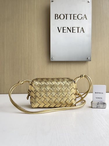BV Woven crossbody bag 17*10*6cm