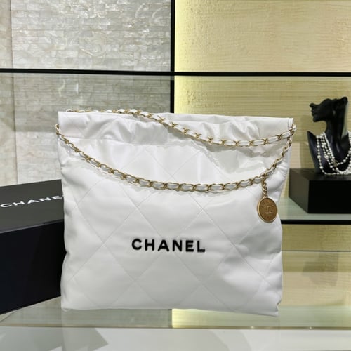 Chanel 39x42x8cm