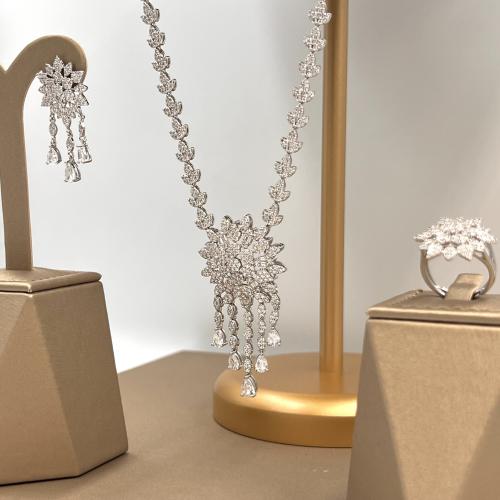 طقم نسائي أنيق B10