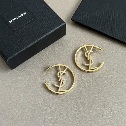 اقراط فاخرة من YSL