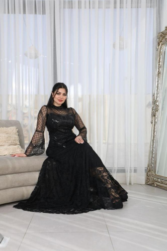 Royal evening dress with a special design