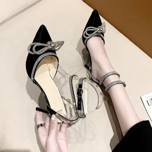 Elegant black shoe