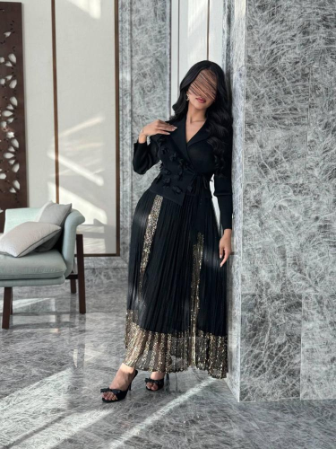 Dress with embroidery of flowers