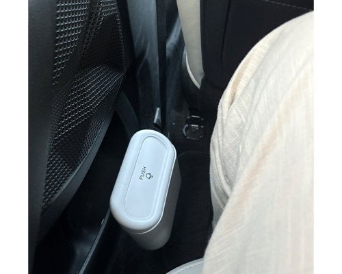 سلة نفايات صغيرة