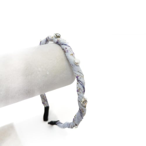 طوق شعر قماشي نحيف مزين بالؤلؤ