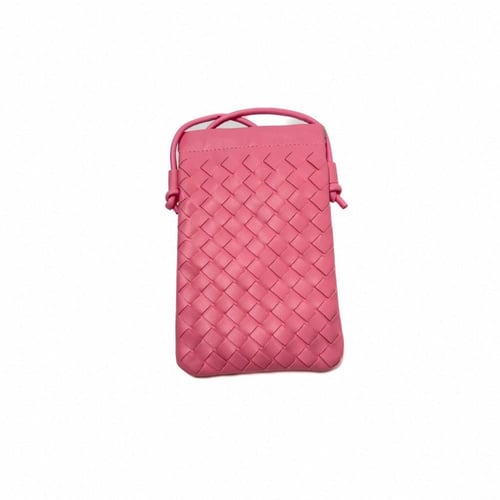 هدية فاخرة حقيبة جوال كروس من الجلد الفاخر وردي